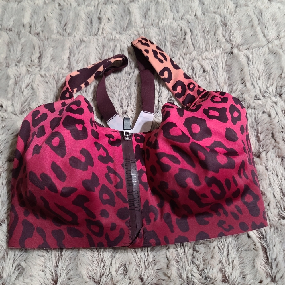 Victoria's Secret Incredible Knockout Sports Bra